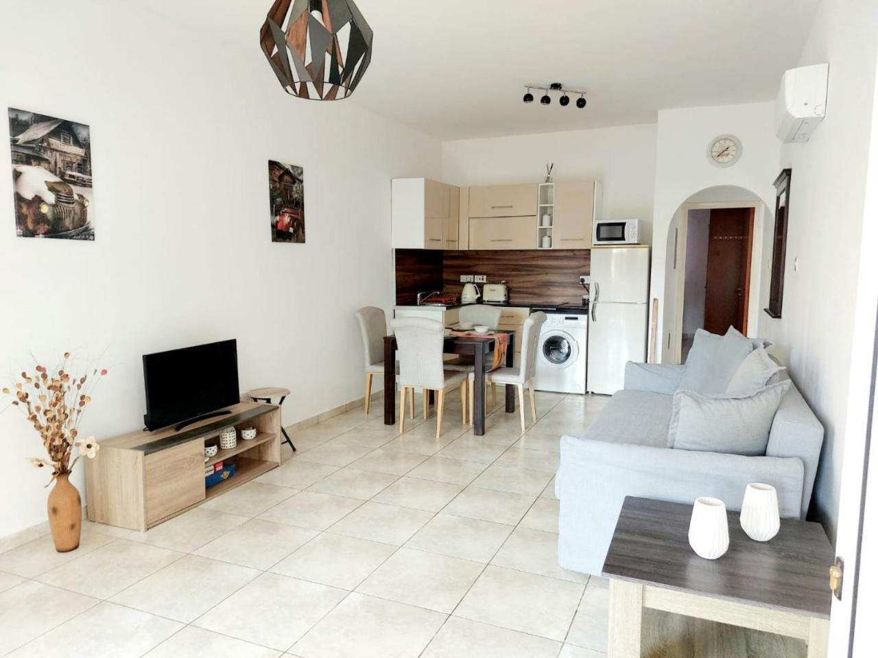 Joanne'S Cosy 1 Bdrm Apt Paphos Exterior foto