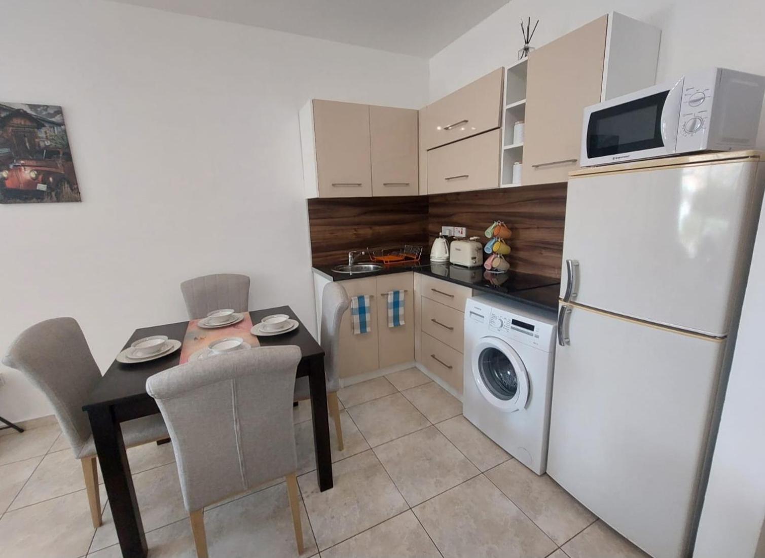 Joanne'S Cosy 1 Bdrm Apt Paphos Exterior foto