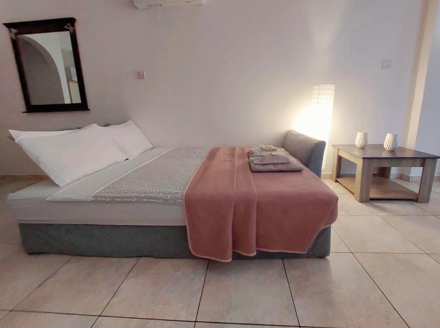 Joanne'S Cosy 1 Bdrm Apt Paphos Exterior foto