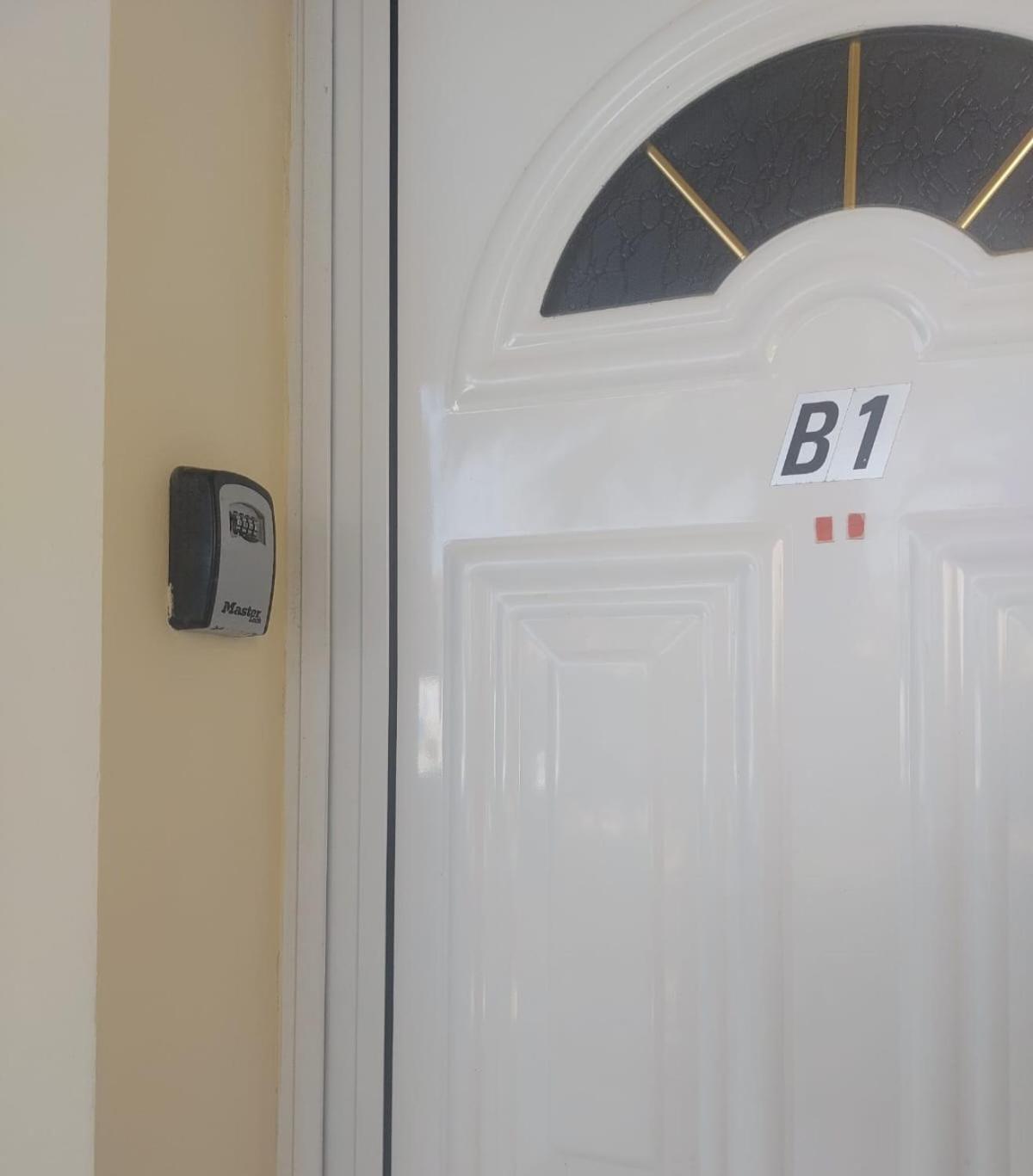 Joanne'S Cosy 1 Bdrm Apt Paphos Exterior foto
