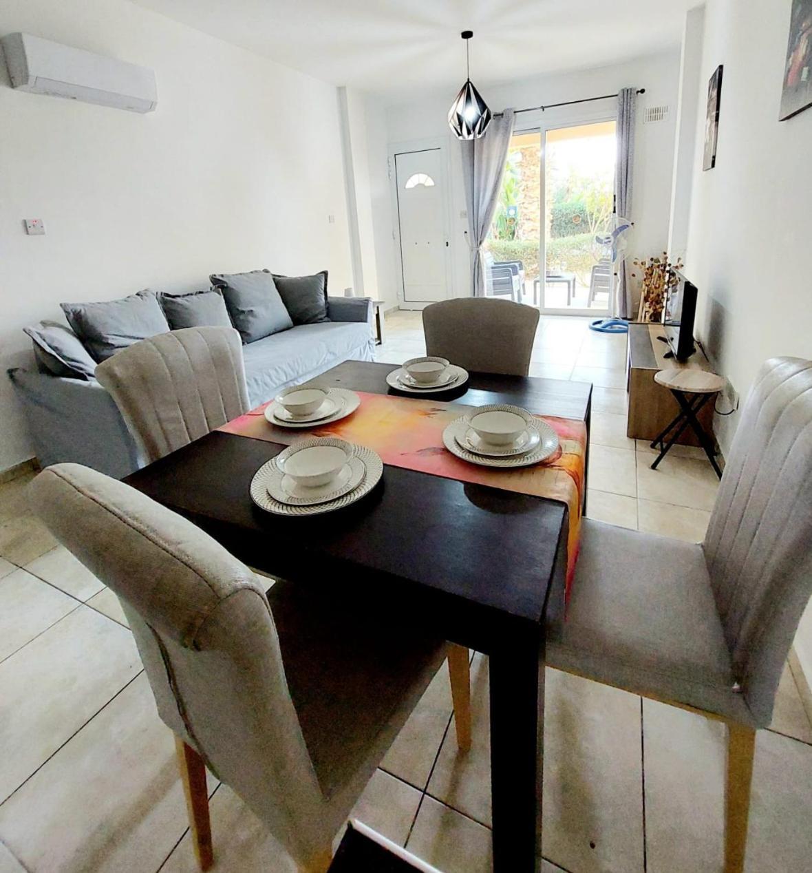 Joanne'S Cosy 1 Bdrm Apt Paphos Exterior foto