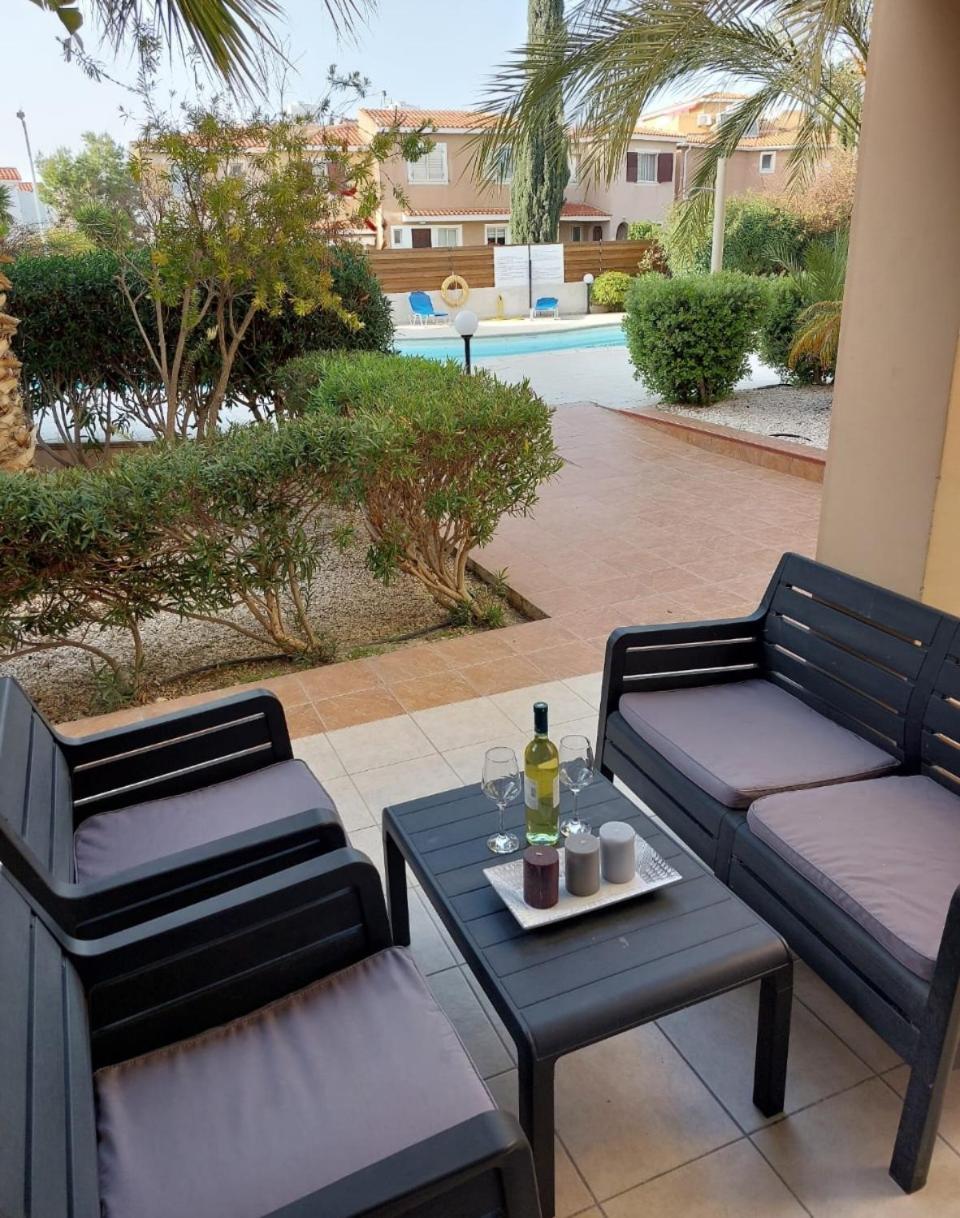Joanne'S Cosy 1 Bdrm Apt Paphos Exterior foto