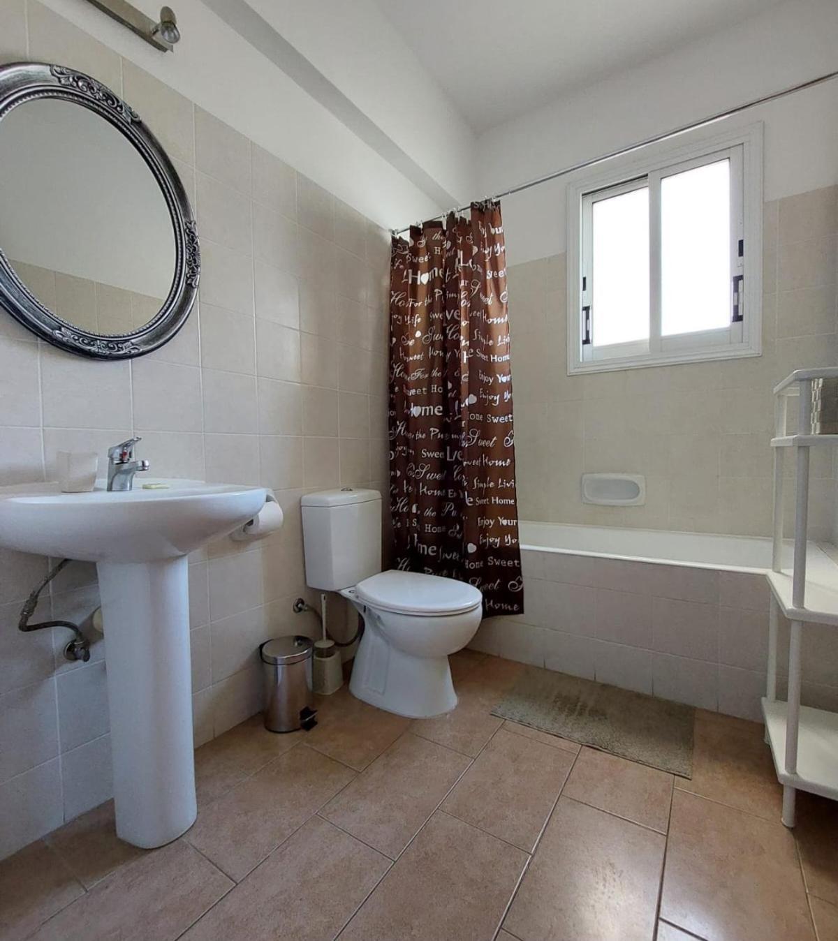 Joanne'S Cosy 1 Bdrm Apt Paphos Exterior foto
